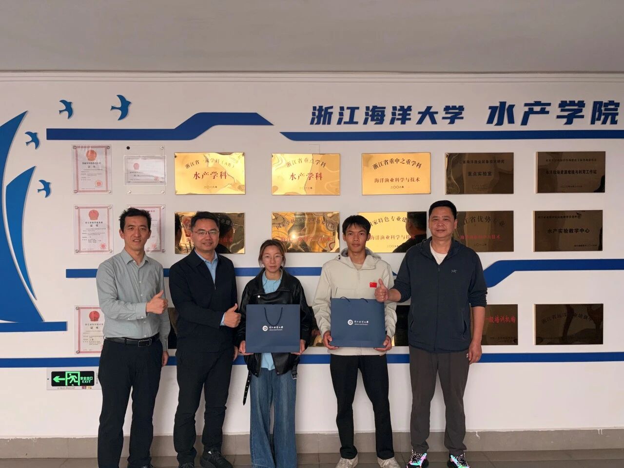 9e091b10d0ead6cdebd03644efdb5452.jpg 9e091b10d0ead6cdebd03644efdb5452.jpg